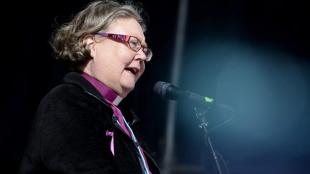 Irja Askola kuvattuna kesällä 2015.