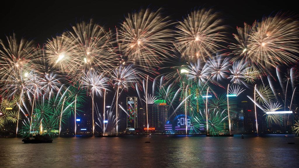 Ilotulitusten riemua Hong Kongissa.