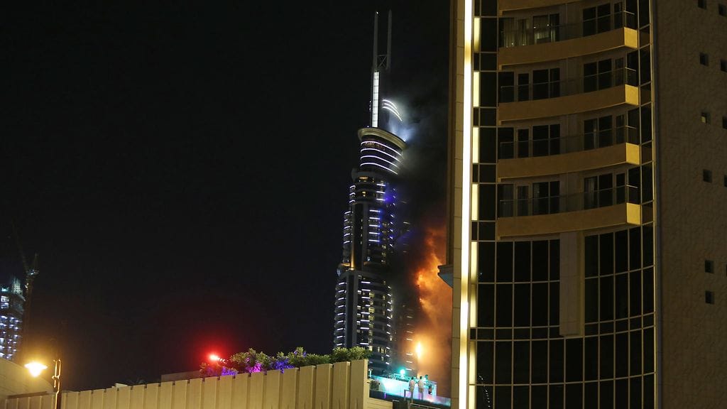 Dubain hotellipalo sai alkunsa 20:stä kerroksesta.