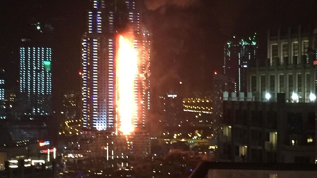 16 ihmistä loukkaantui loistohotellin tulipalossa Dubaissa uudenvuodenaattona.