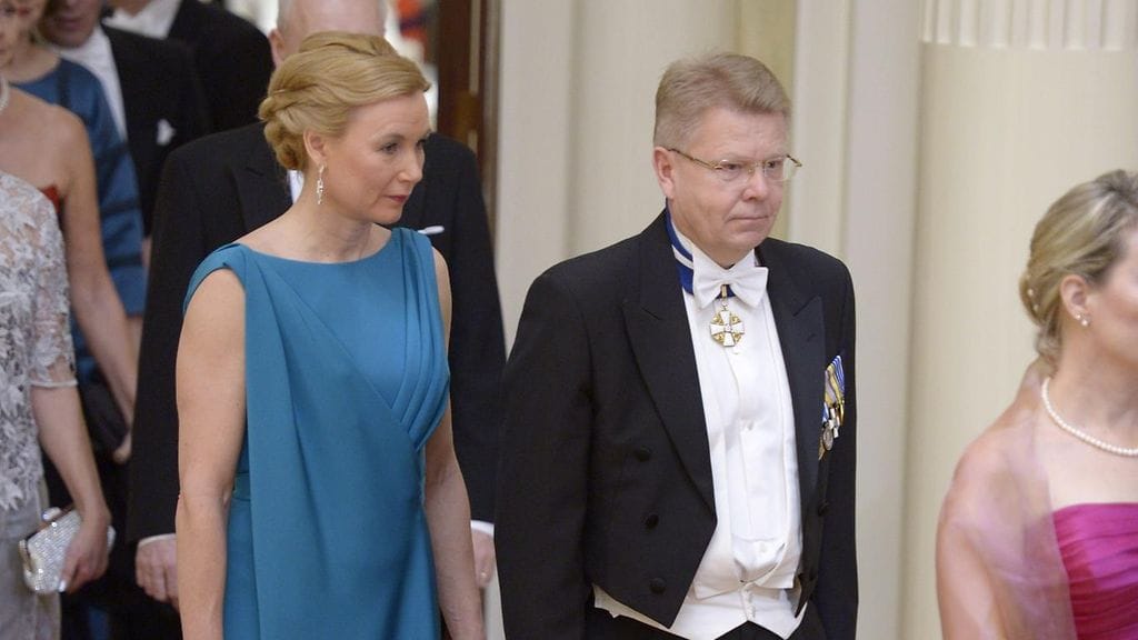 EK:n toimitusjohtaja Jyri Häkämies ja puoliso, Sitran johtaja Mari Pantsar-Kallio itsenäisyyspäivän vastaanotolla Helsingissä 6. joulukuuta 2015.