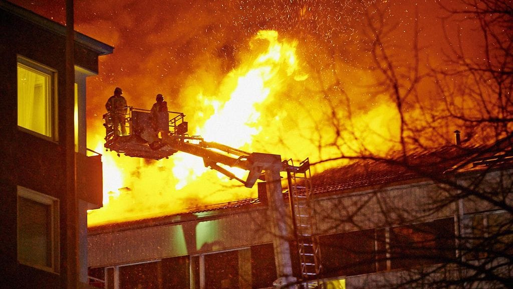 Yli 50 ihmistä evakuoitiin tulipalon tieltä Turun Ursininkadulla tammikuussa 2016.