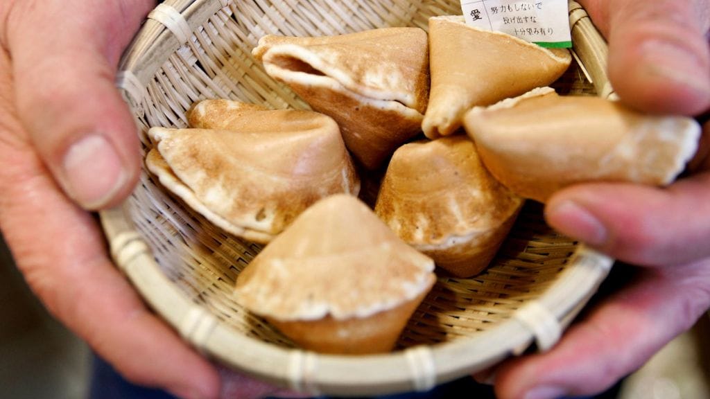 Ei sovi kommunistille taikausko, kuten onnenkeksien ennusteisiin uskominen. Kiinan kommunistinen puolue otti uusissa säännöissä entistä tiukemman kannan vääriin uskomuksiin. Kuvituskuva.