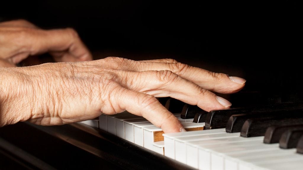 95-vuotias veteraani sai vanhan jazzkvartettinsa kasaan vuosikymmenten tauon jälkeen.