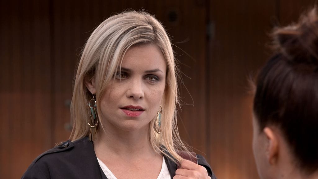 2922 04 monica (irina vartia)marianna (oona kare)