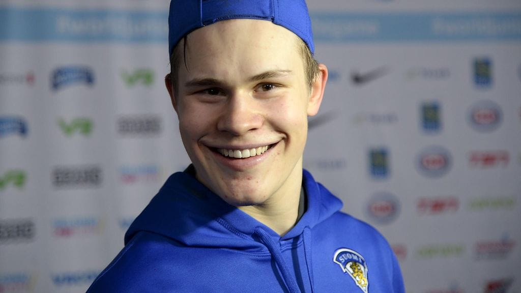 Suomalaisten kiekkofanien uusi hymypoika - Jesse Puljujärvi.