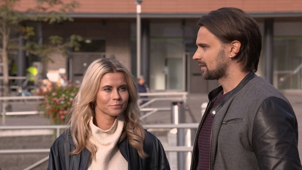 2924 07 eva (tiia elg) jiri (mikko parikka)