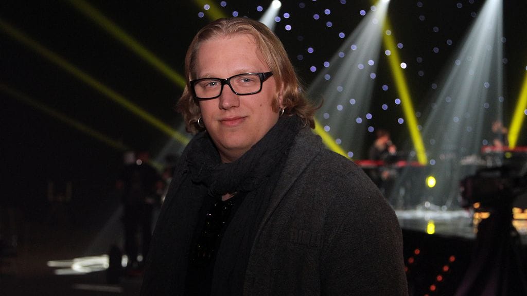 Arttu Wiskari esiintyi KIDSing-semifinaalissa.
