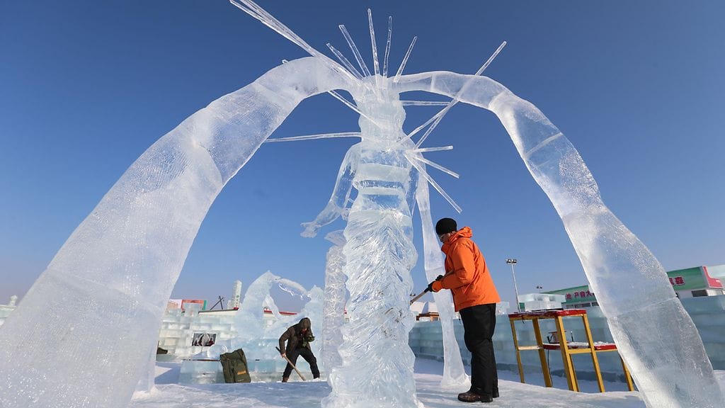 kiina jääfestivaali jääveistos