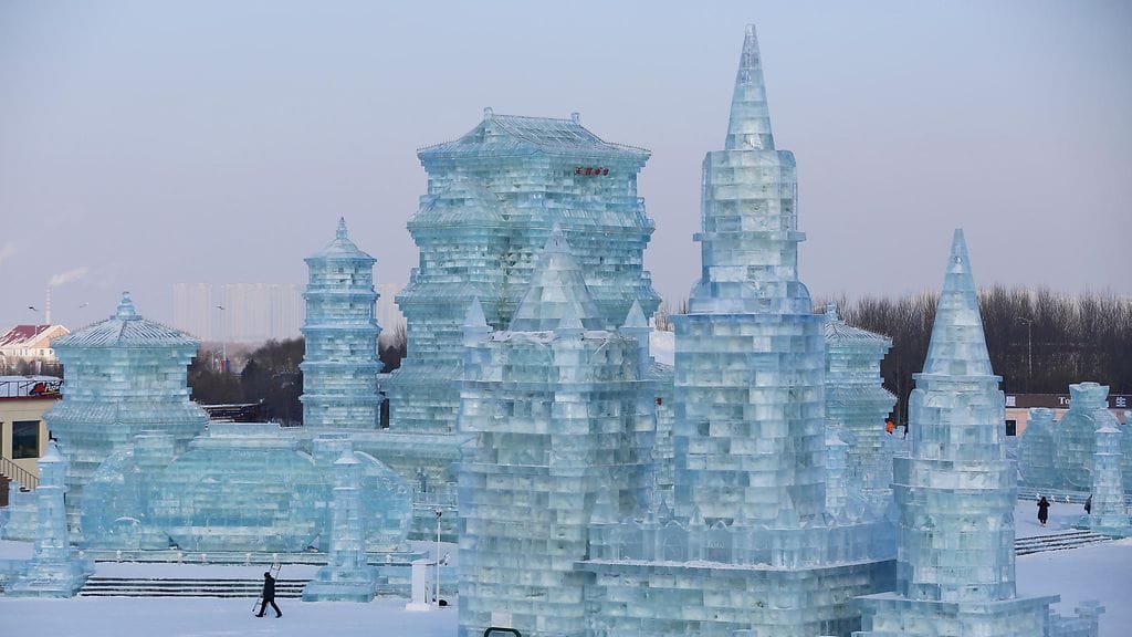 kiina jääfestivaali jääveistos (2)