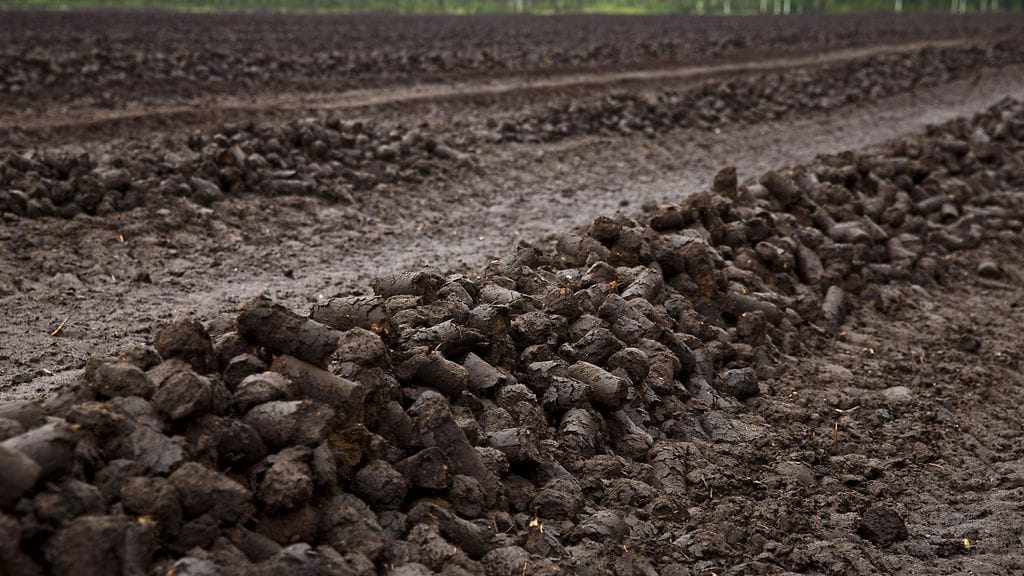 Turvetuotantoa Alavuudella maanantaina 17. kesäkuuta 2013.