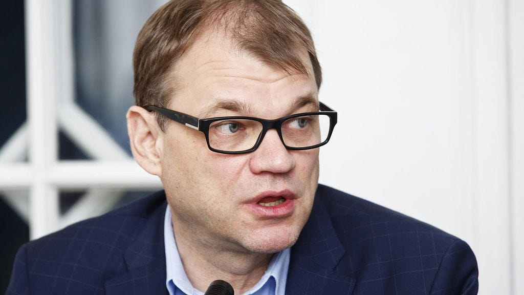 Pääministeri Juha Sipilä tapaa venäläisen virkaveljensä Pietarissa kuun lopussa.