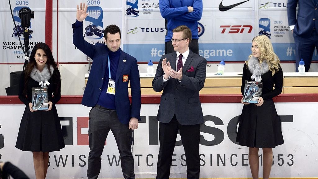 Roman Rotenberg tervehti kiekkofaneja 28. joulukuuta Helsingissä.