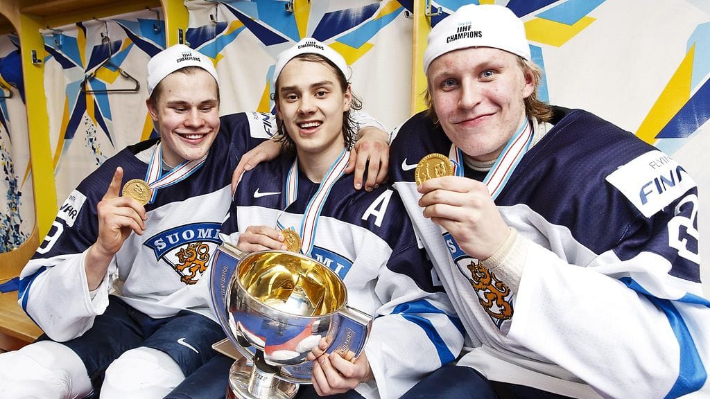 Maalitykit Jesse Puljujärvi (vas.), Sebastian Aho ja Patrik Laine.