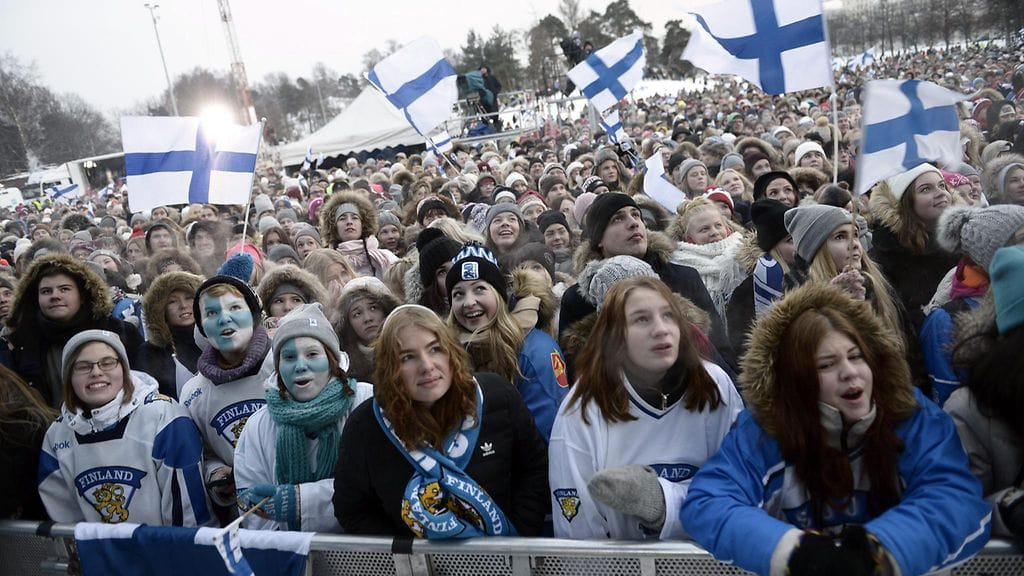 Fanit olivat paikalla pakkasesta huolimatta.