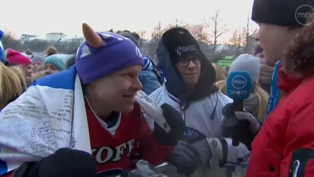 Veljekset Henkka ja Kassu pikkuleijonien kultajuhlissa 6. tammikuuta 2015. Kuvakaappaus videosta.