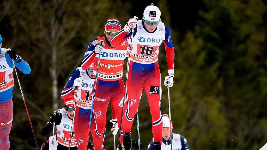 Norjalaiset nöyryyttivät muita Lillehammerin viestissä viemällä kärkisijat kolmen joukkueen voimin.