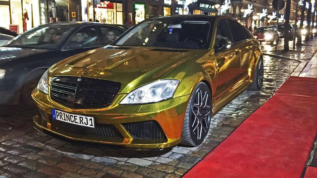 Prinssi Rami Jaberin kultainen mersu