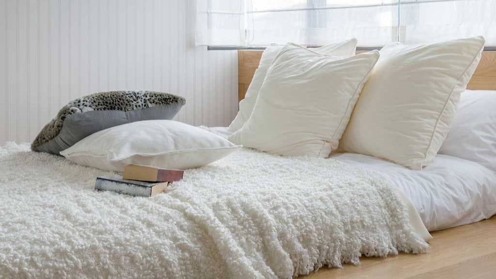 Kylmä talvi-ilma raikastaa petivaatteet nopeasti.