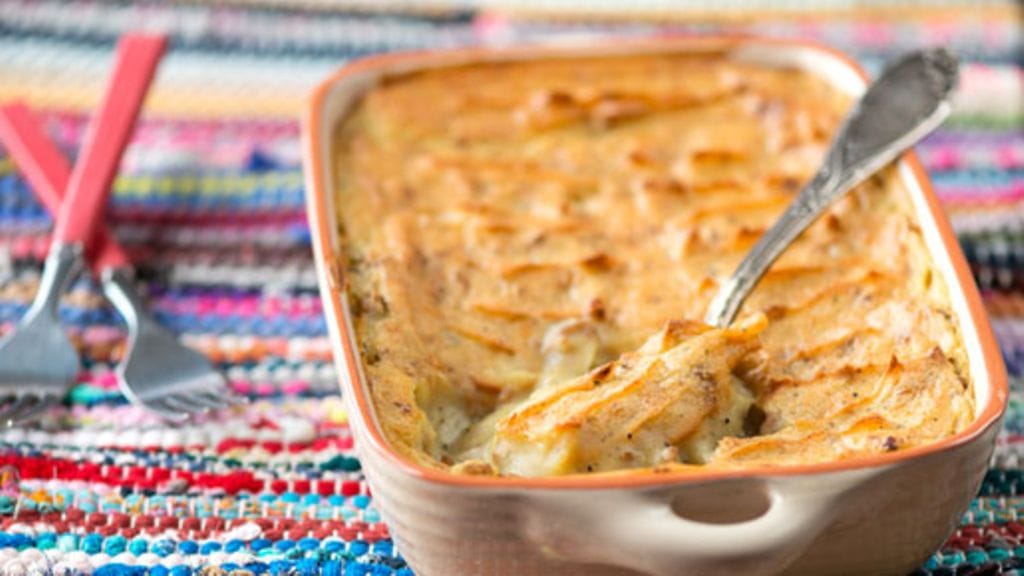 Lihaperunasoselaatikko on koko perheelle maistuvaa arkiruokaa. Korvaa jauhelihat halutessasi jollain kasviproteiinilla!