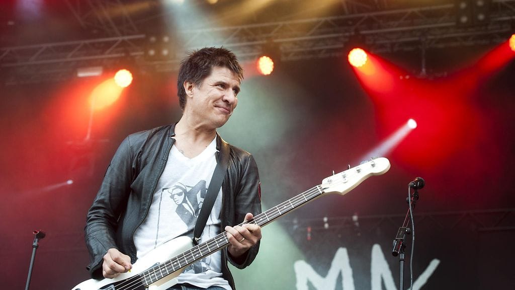 Rane Raitsikka soitti Lama-yhtyeessä bassoa. Kuva Laman keikalta Helsingissä 29. kesäkuuta 2013.