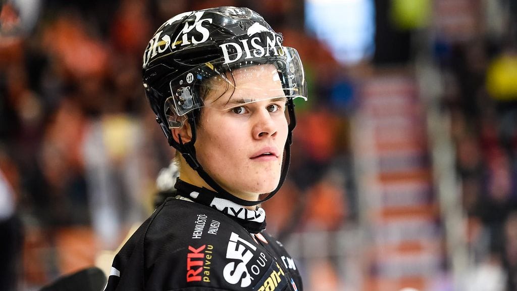 Jesse Puljujärvi kukitettiin Rinkelinmäellä.