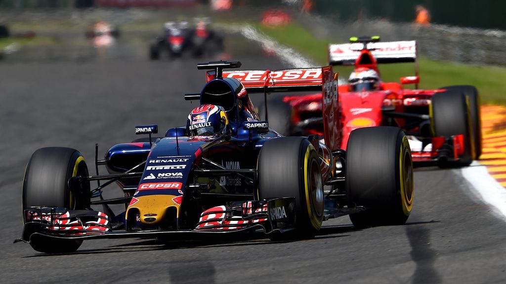 Max Verstappen ja Kimi Räikkönen Belgian GP:ssä viime elokuussa.