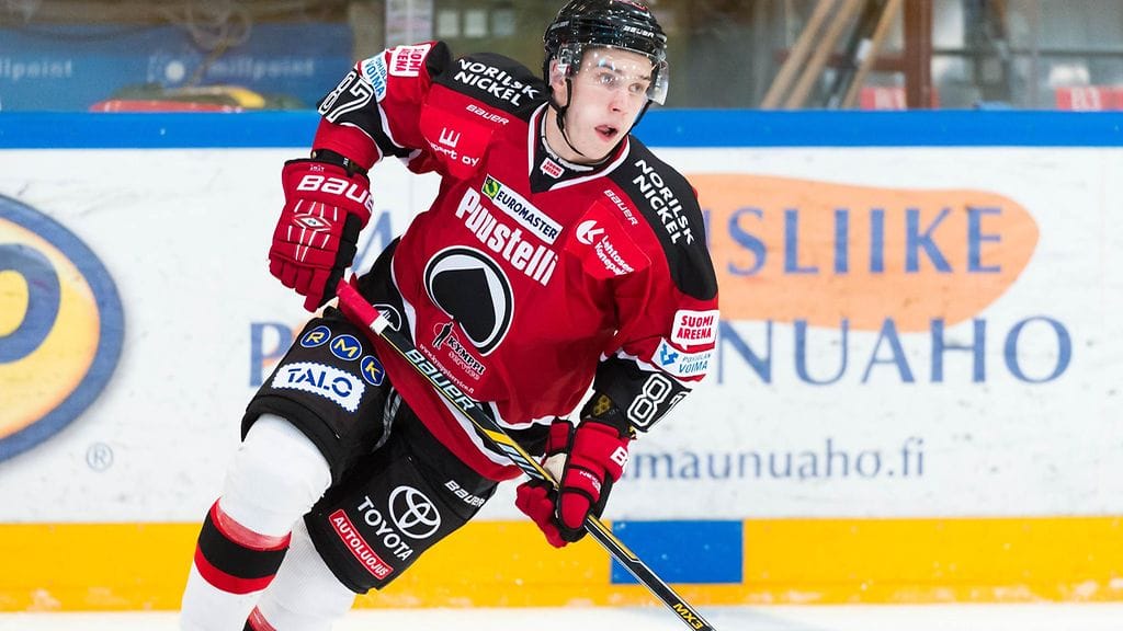 Aleksi Saarela on pelannut tällä kaudella 28 SM-liigaottelua tehoin 10+5.