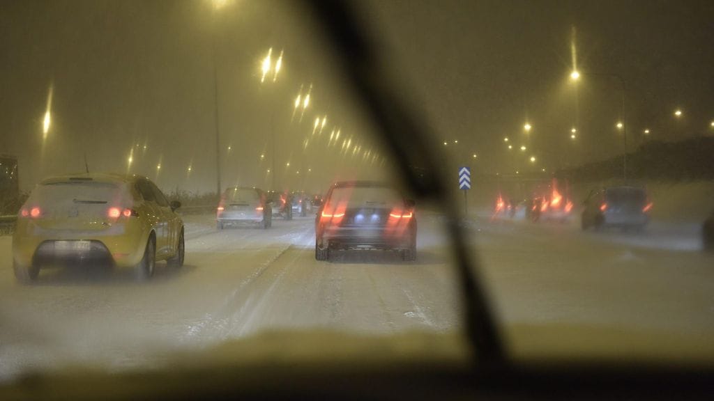 Liikennettä Helsingissä tiistaiaamuna 12.1.2016.