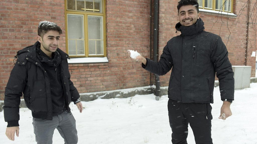 Rami Almemari ja Mahmod Dhari Lahden vastaanottokeskuksessa 12. tammikuuta 2016.