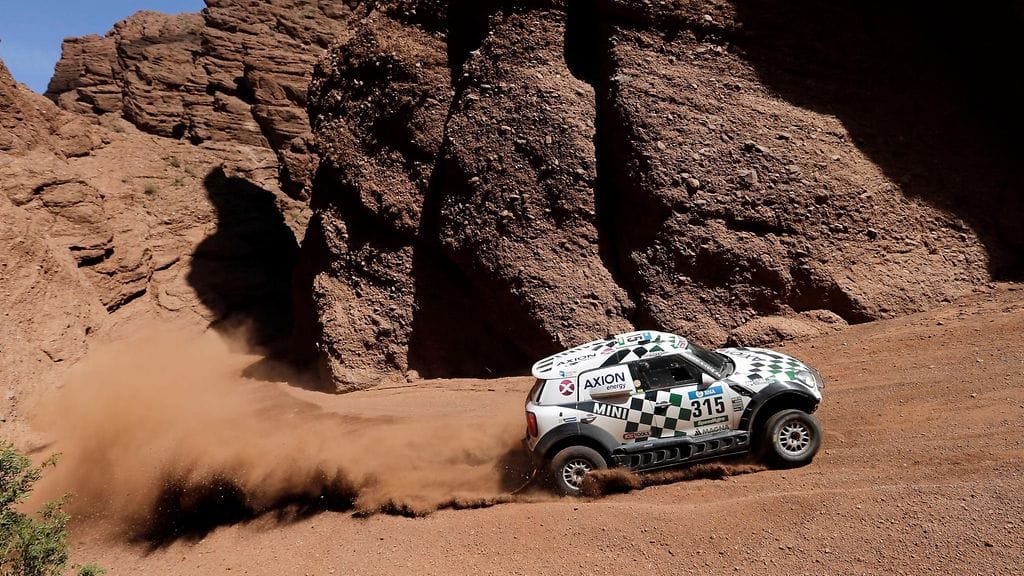 Mikko Hirvonen on Dakarin kokonaistilanteessa neljäntenä.