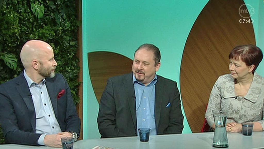 Kauppalehden kehityspäällikkö Pekka Nykänen, vähittäiskaupaun kaupallinen johtaja Ilkka Alarotu ja toimittaja Leea Ollikainen, MTV Uutiset..