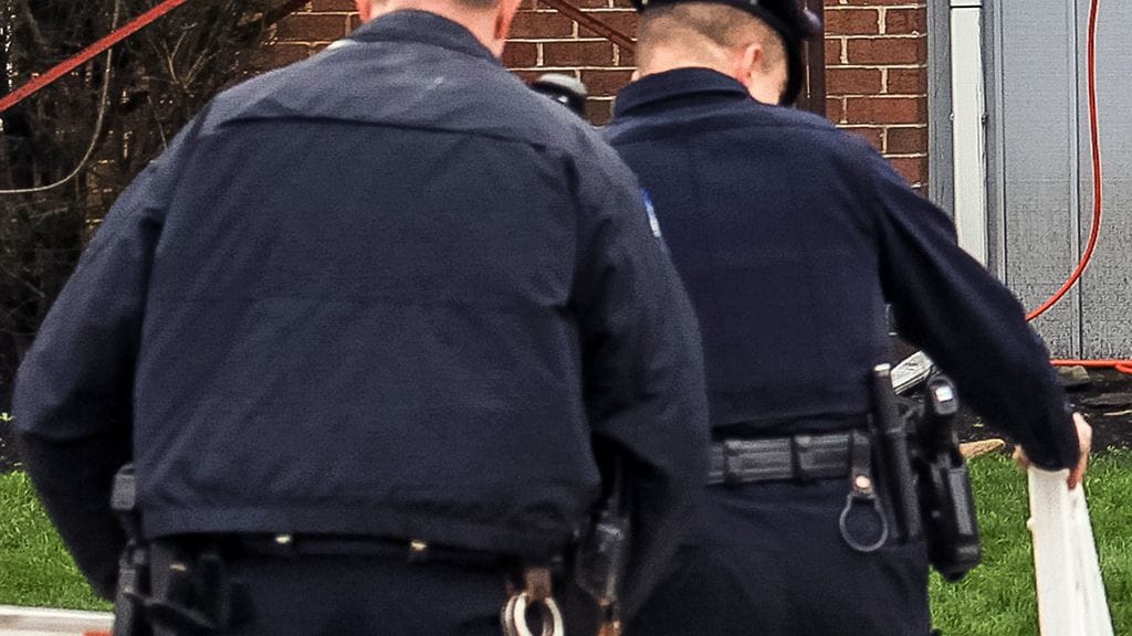 Häätöyrityksen aikana ammutun 12-vuotiaan tytön perhe ei syytä tapauksesta laukauksen ampunutta poliisia. Kuvituskuva.