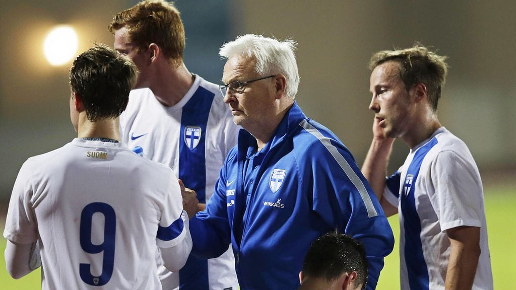 Hans Backen valmentama maajoukkue ei saanut yhtäkään maalia aikaiseksi Ruotsi- ja Islanti-peleissä.