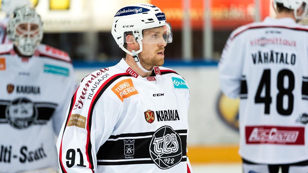 Ville-Vesa Vainiola ratkaisi kaksi sarjapistettä Turkuun.