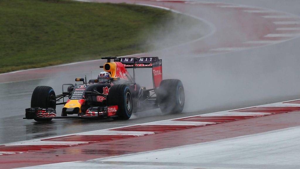 Daniel Ricciardo pääsee testaamaan Pirellin sadekelin renkaita Paul Ricard -radalla.