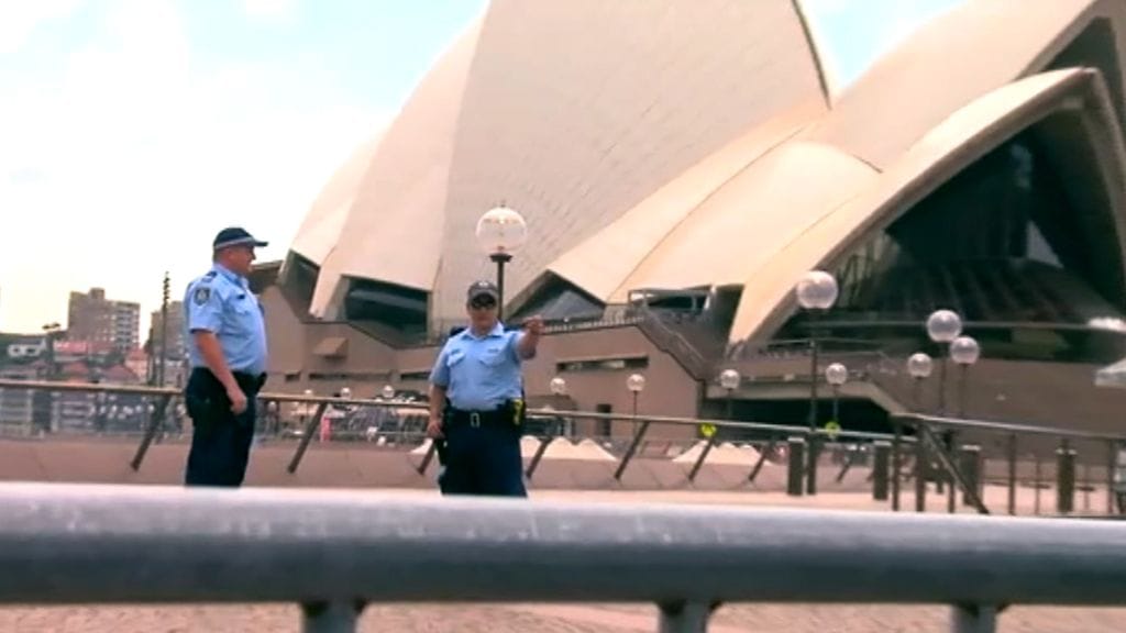 Sydneyn oopperatalo eristettiin 150 metrin säteellä.