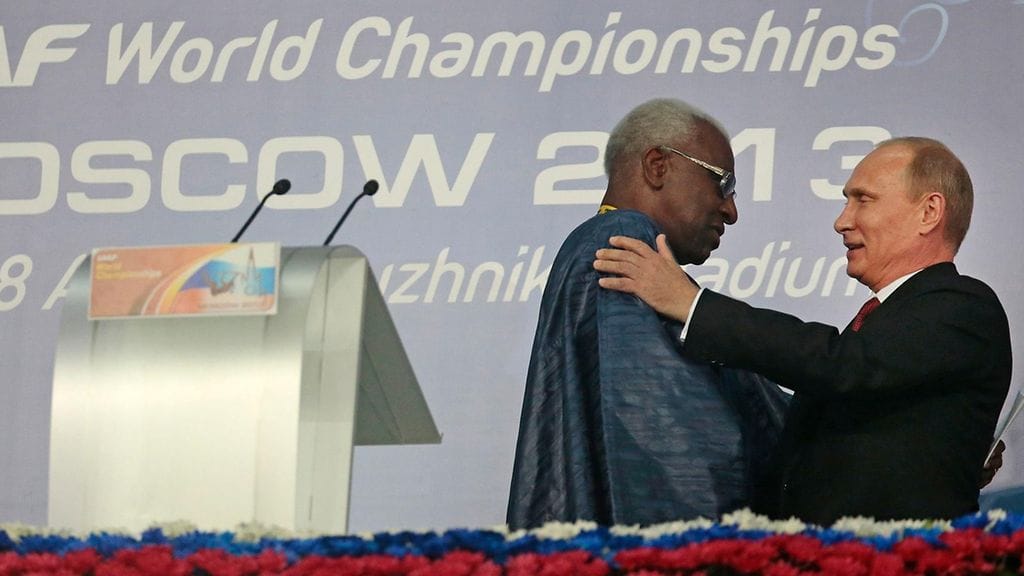 Lamine Diack ja Vladimir Putin Venäjän MM-kisojen avajaisissa