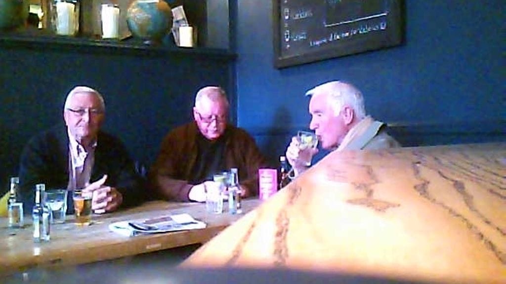 Kenny Collins, Terry Perkins ja Brian Reader The Castle pubissa Islingtonissa. Kuva: Metropolitan Police.