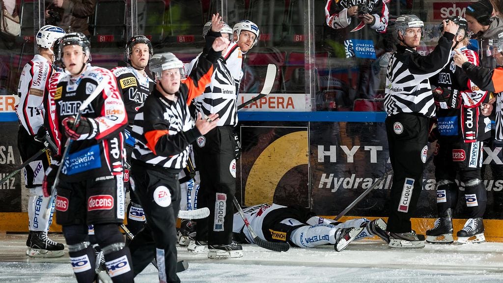 JYPin ja TPS:n edellisessä keskinäisessä nähtiin ikävä tapahtuma.