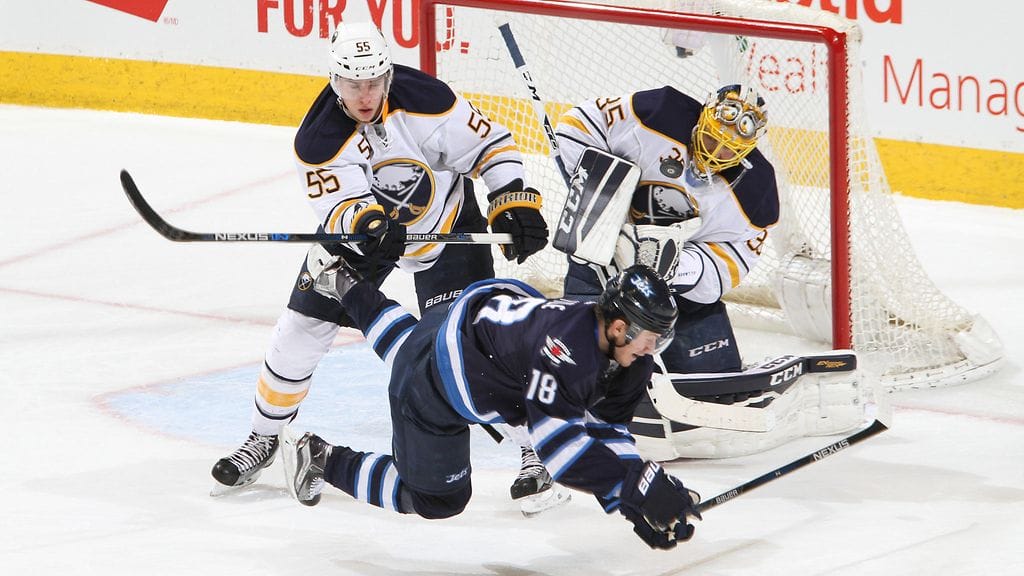 Tarjolla makuupaikkoja: Rasmus Ristolainen antaa kyytiä Bryan Littlelle