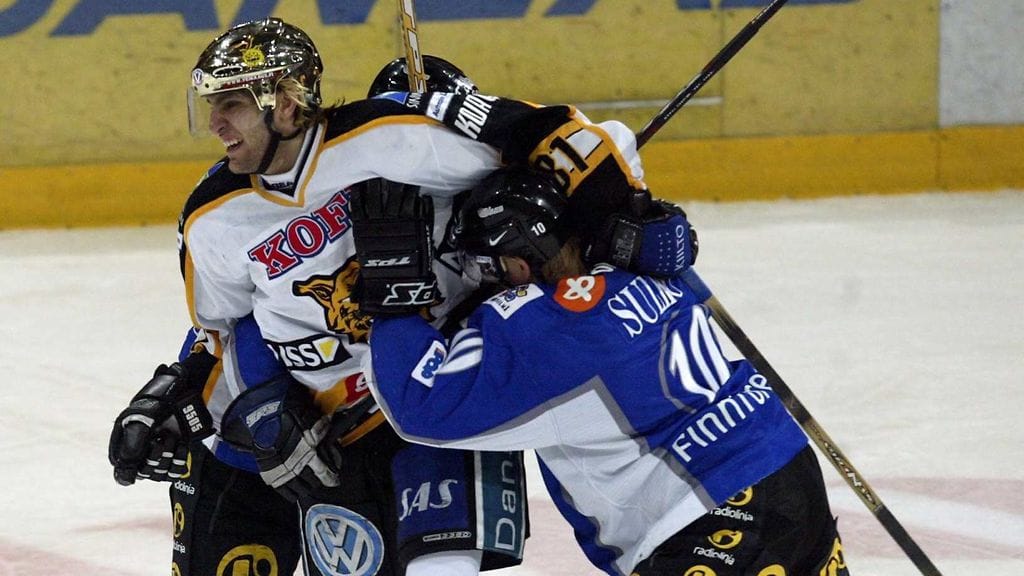 David Nemirovsky Ilveksen-paidassa marraskuussa 2002.