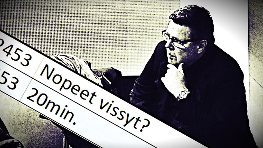 Oikeussalissa puitiin Aarnion "Saaralle" huhtikuussa 2011 lähetettämiä tekstiviestejä.