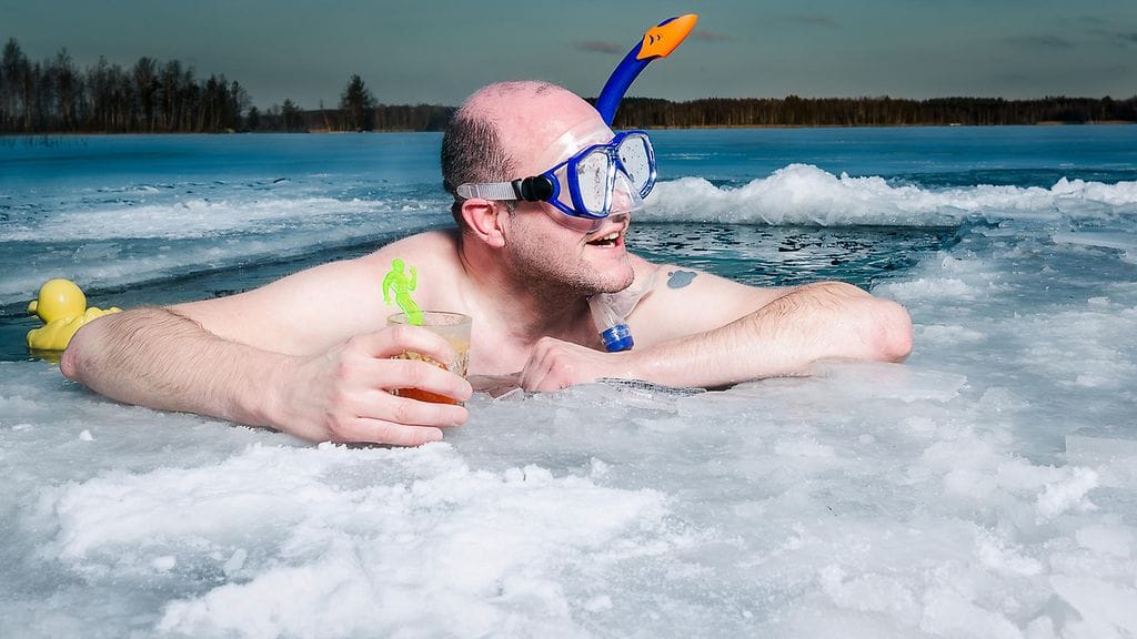 Suomalaista sisua parhaimmillaan. Pertti Feller käy avannossa vähintään pari kertaa viikossa.