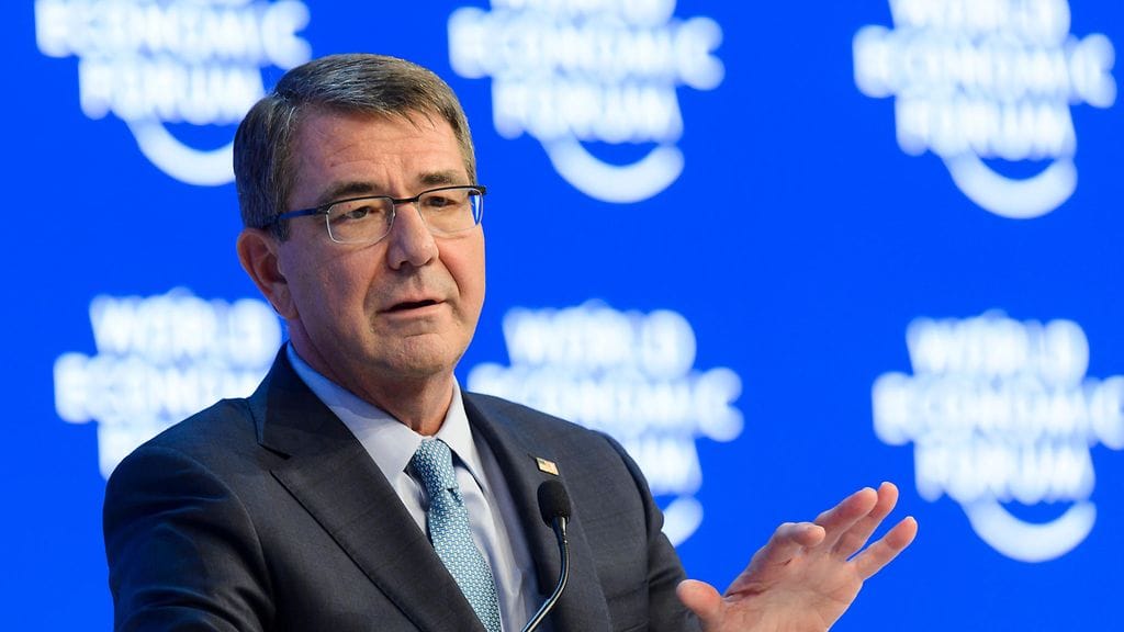 Ashton Carter Sveitsin Davosissa 22.1.2016.