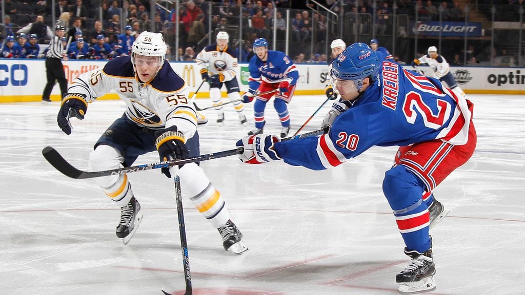 Rasmus Ristolainen estämässä Chris Kreiderin vetoa