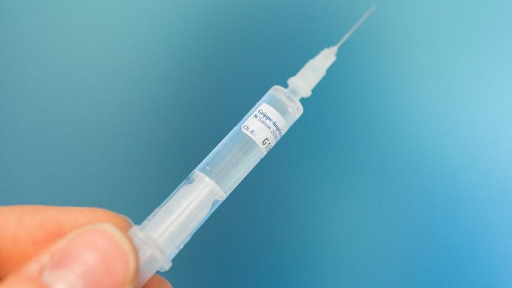 Terveysministeri kehottaa ihmisiä suhtautumaan vakavasti influenssaan.