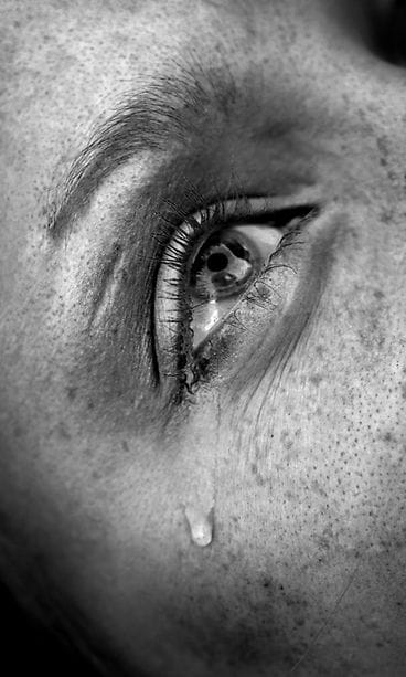 silmä_kyynel