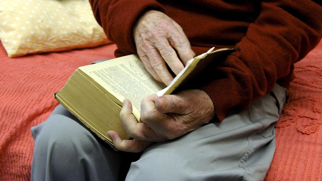 Useita vanhuksia on huijattu Helsingissä. Poliisi muistuttaa, ettei se koskaan kysy pankkikortin tunnuslukua.