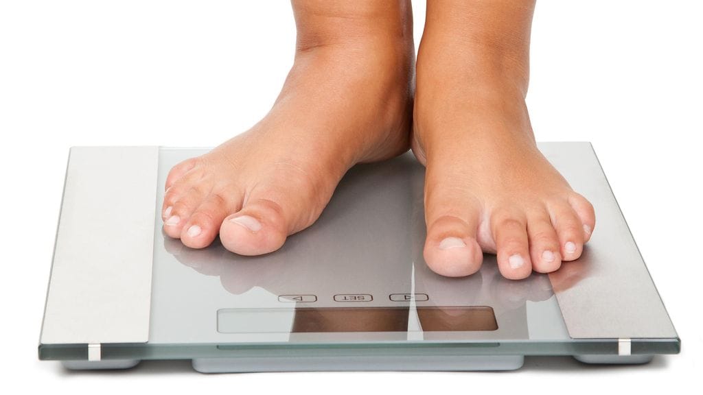 Rasvaprosentin mittaaminen osoittautui monella laitteella humpuukiksi. Kuvituskuva.